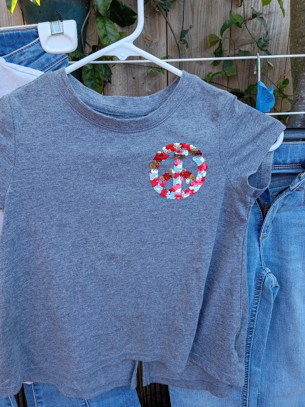 Bundle #5 Old Navy Short-Sleeve Flip-Sequin Graphic T-Shirt Gray Girls 6/7